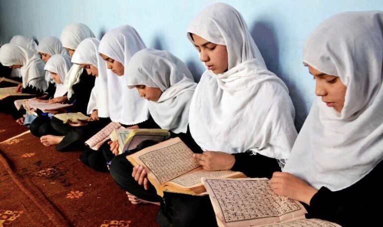 Koran – czym jest, jak go czytać i gdzie znaleźć po polsku? [Podcast #10]