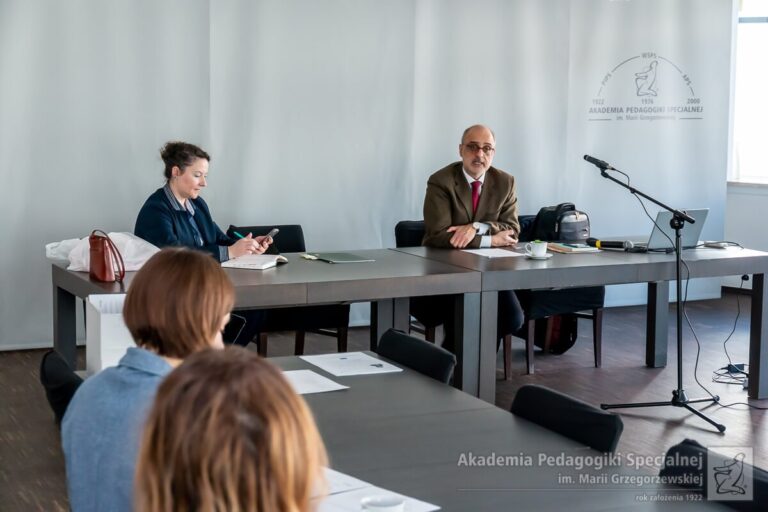 Otwarcie serii szkoleniowej salonu Language Lounge