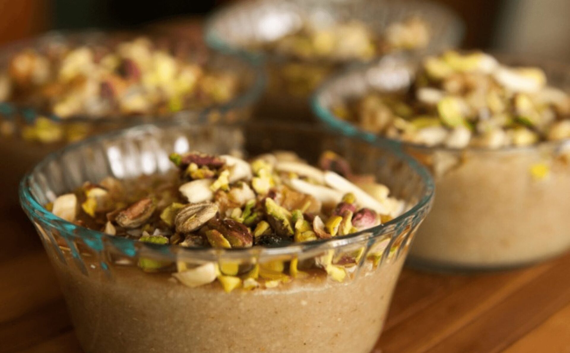 Meghli deser z orzechami pudding budyń