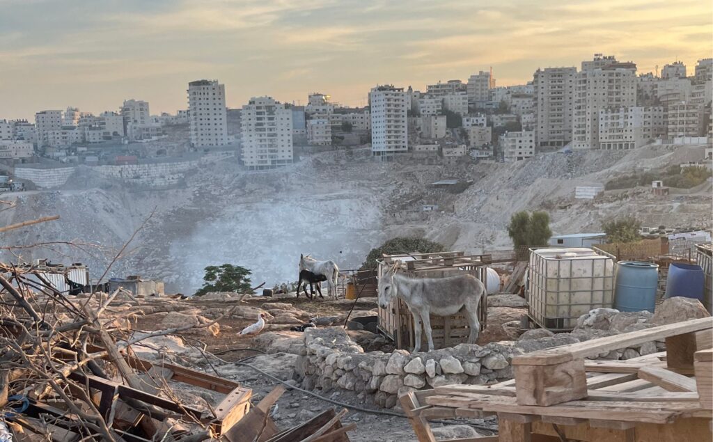 Papieska góra. Ślady po raju
